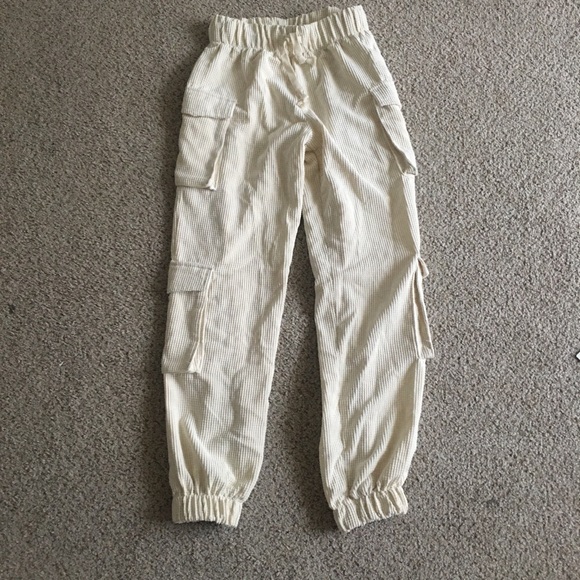 Forever 21 Pants - Forever 21 Vanilla Cargo Pants Size XS